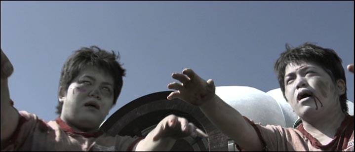Tokyo Zombie (Sakichi Sato, 2005, Japan)
