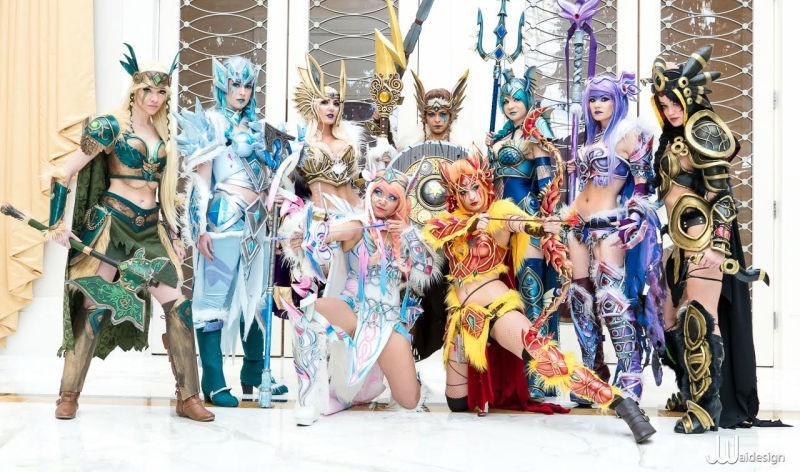Cosplay by Becka Noel, Lyz Brickley, Danielle Beaulieu, Jessica Nigri, Joanna Mari Cosplay, Andy Rae Cosplay, Hooked On Phoenix Cosplay, Caroline Dawe Art & Cosplay and Gladzy Kei Art & Cosplay