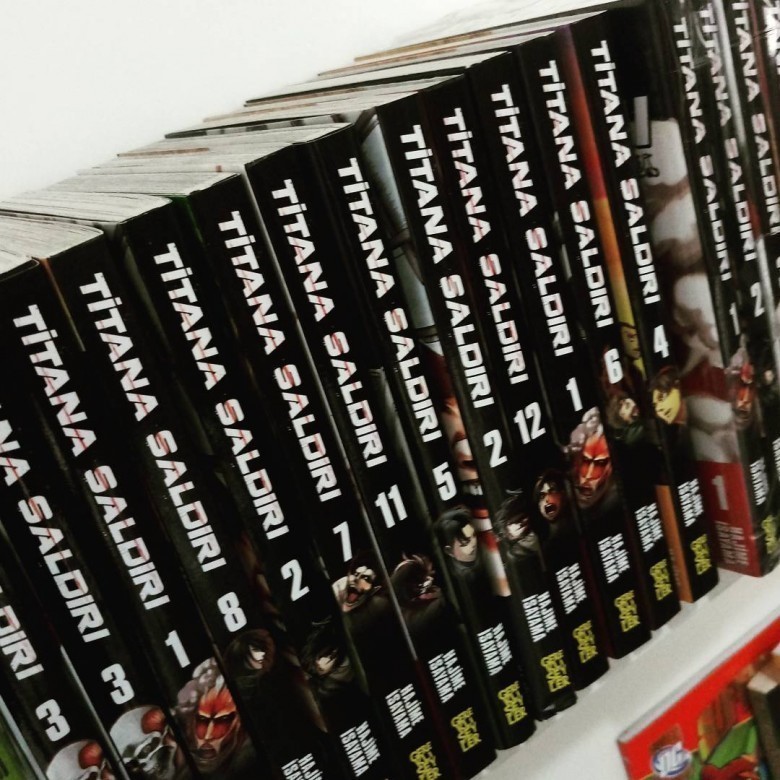 Hajime Isayama - Titana Saldırı (Shingeki no Kyojin, AOT)