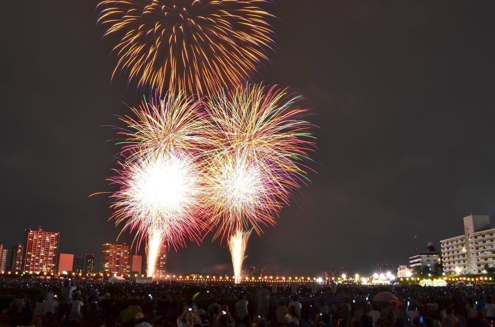 4- Jingugaien Havai Fişek Festivali