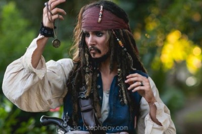 Dişi Jack Sparrow Erkek Jack Sparrow'a Karşı!