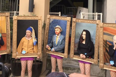 Japon Sanat Öğrencileri Ünlü Tablolar İçerisine Girdiler
